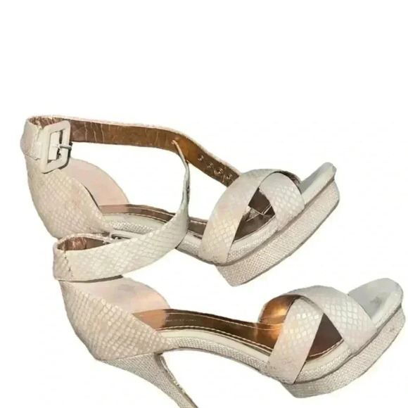 BCBG STRAPPY PLATFORM STILLETTOS - Picture 8 of 8